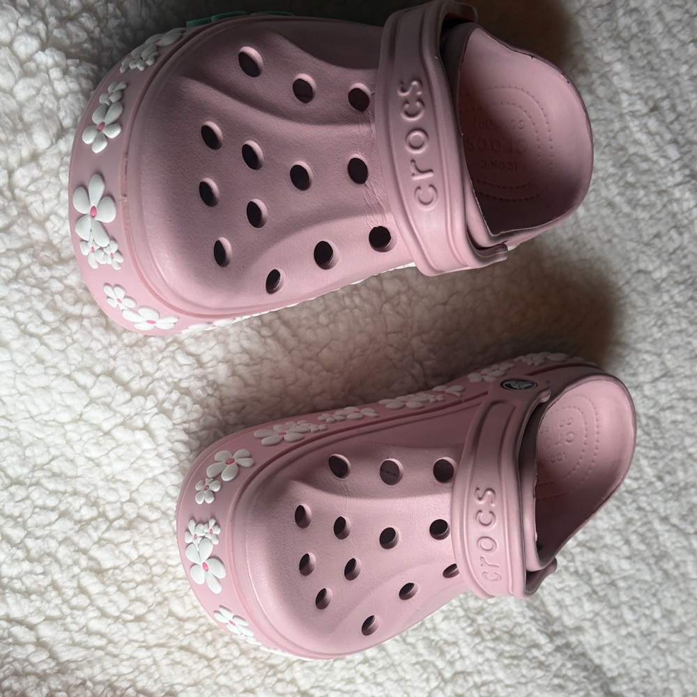 CROCS women’s  LightPink Sandals with White Floral Accents